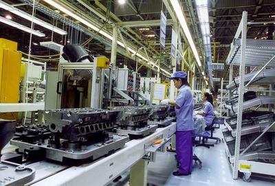 一汽-大眾公司發動機車間生產線。